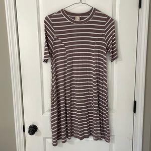 Kinnucan’s purple and white striped dress size medium